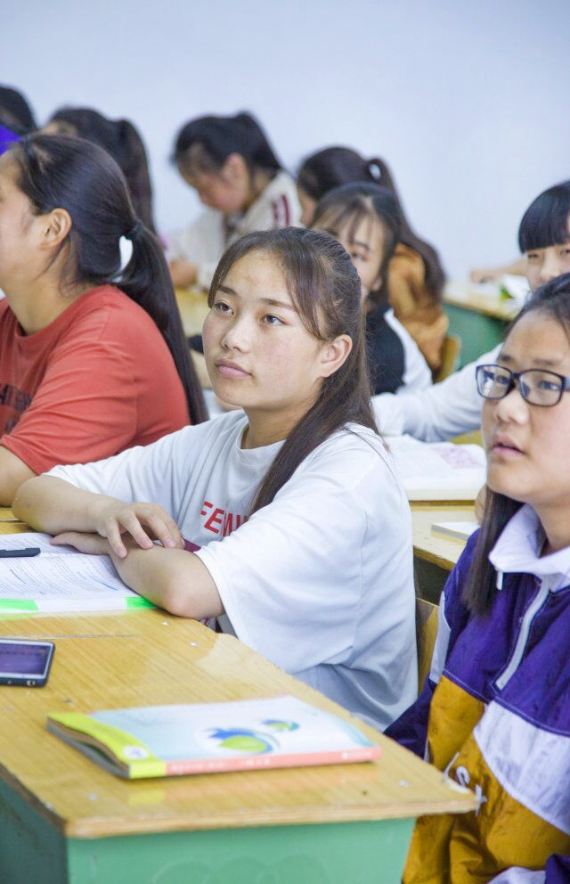 在南衛(wèi)蔚藍(lán)的天空下住著這樣一群小仙女