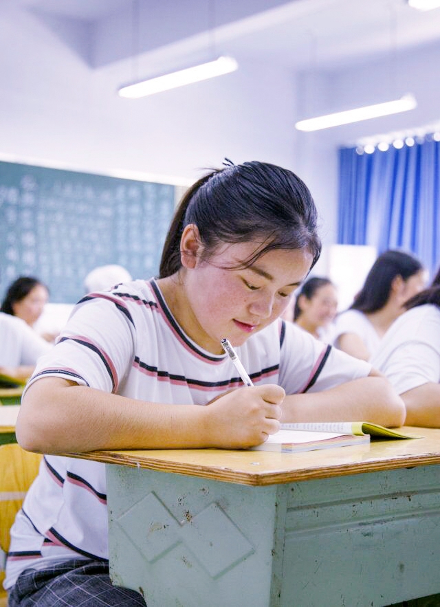 在南衛(wèi)蔚藍(lán)的天空下住著這樣一群小仙女