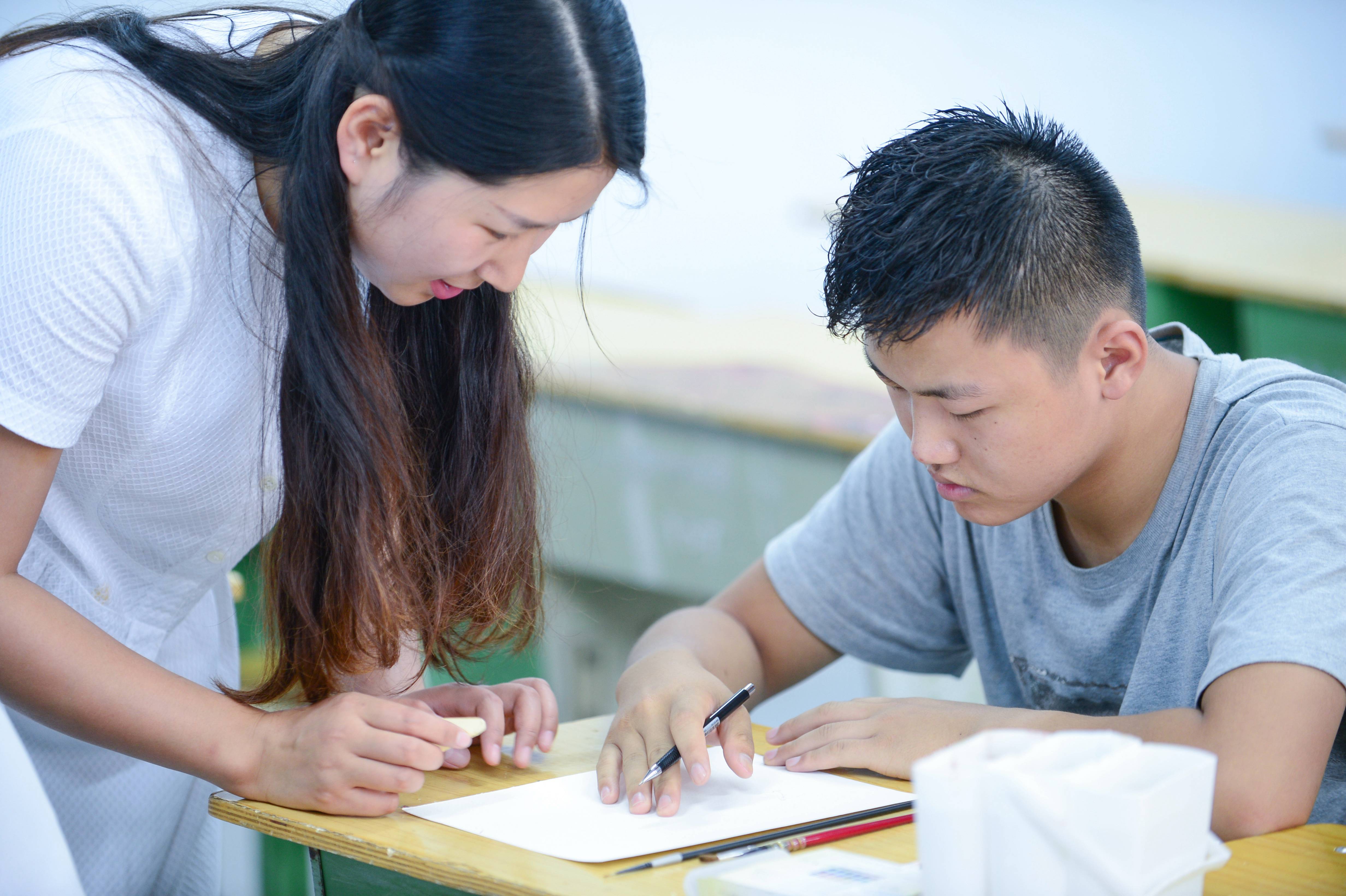 魅力選修課第十一期之水彩課堂上的孩子們