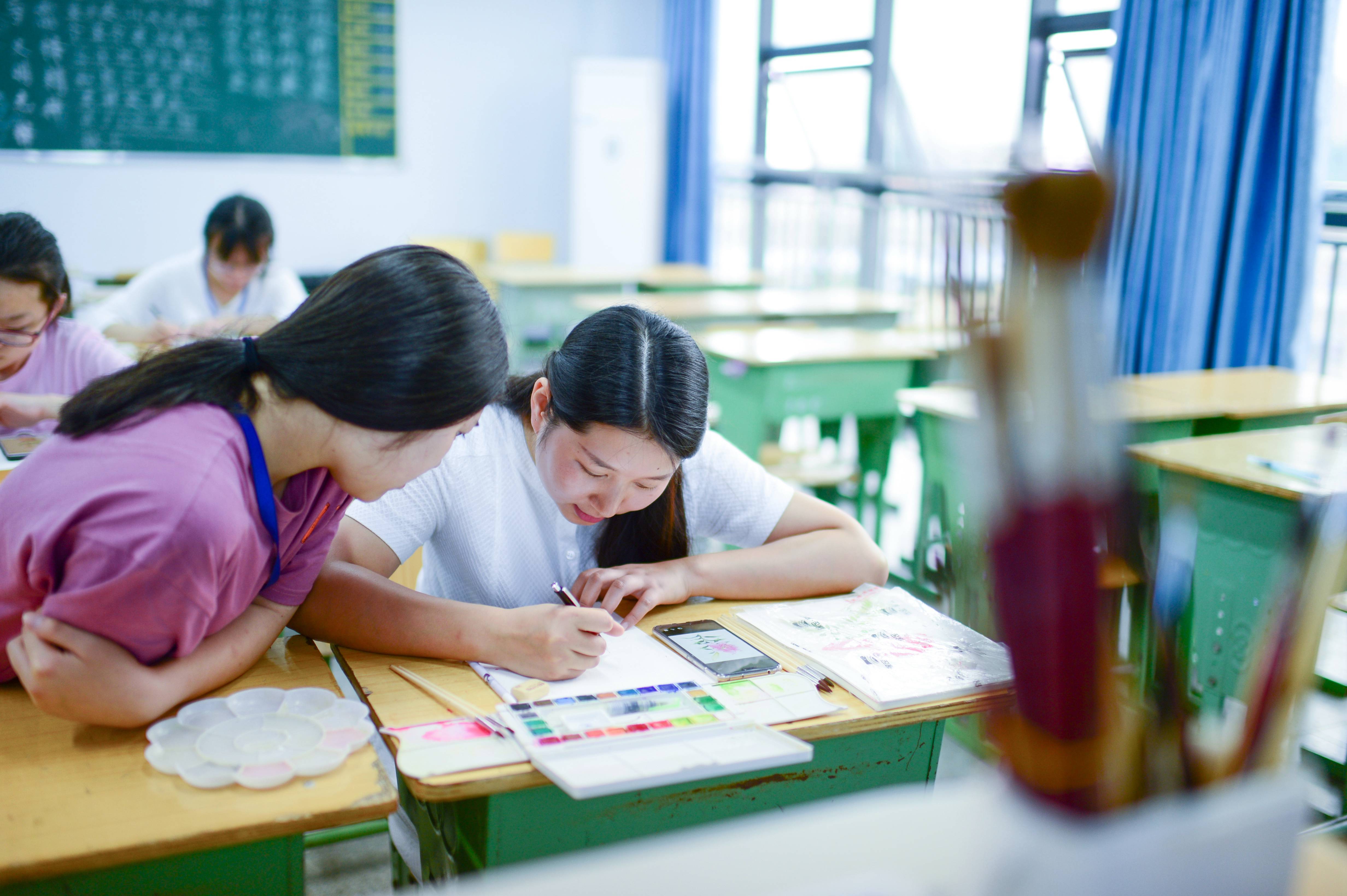 魅力選修課第十一期之水彩課堂上的孩子們