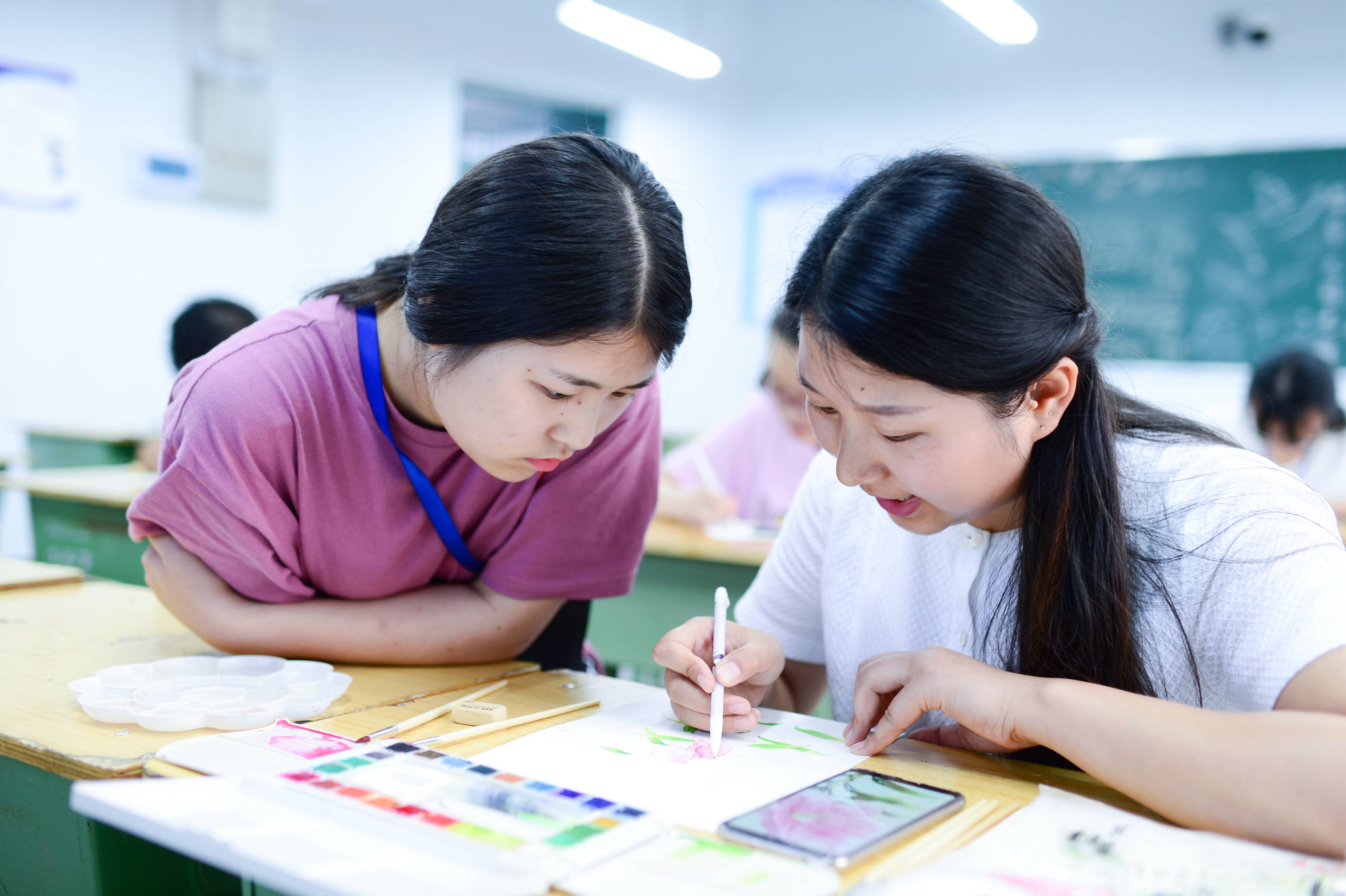 魅力選修課第十一期之水彩課堂上的孩子們