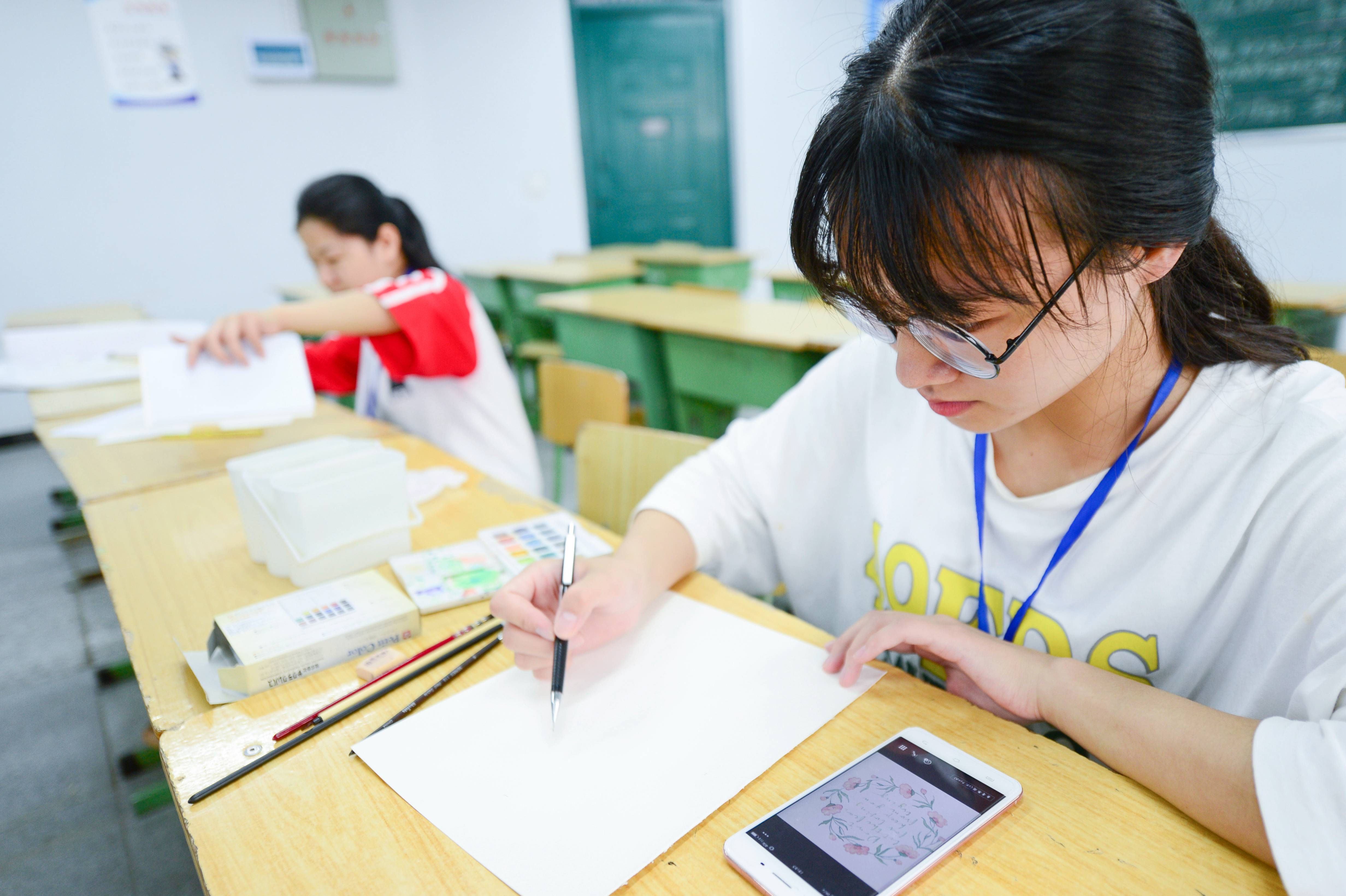 魅力選修課第十一期之水彩課堂上的孩子們