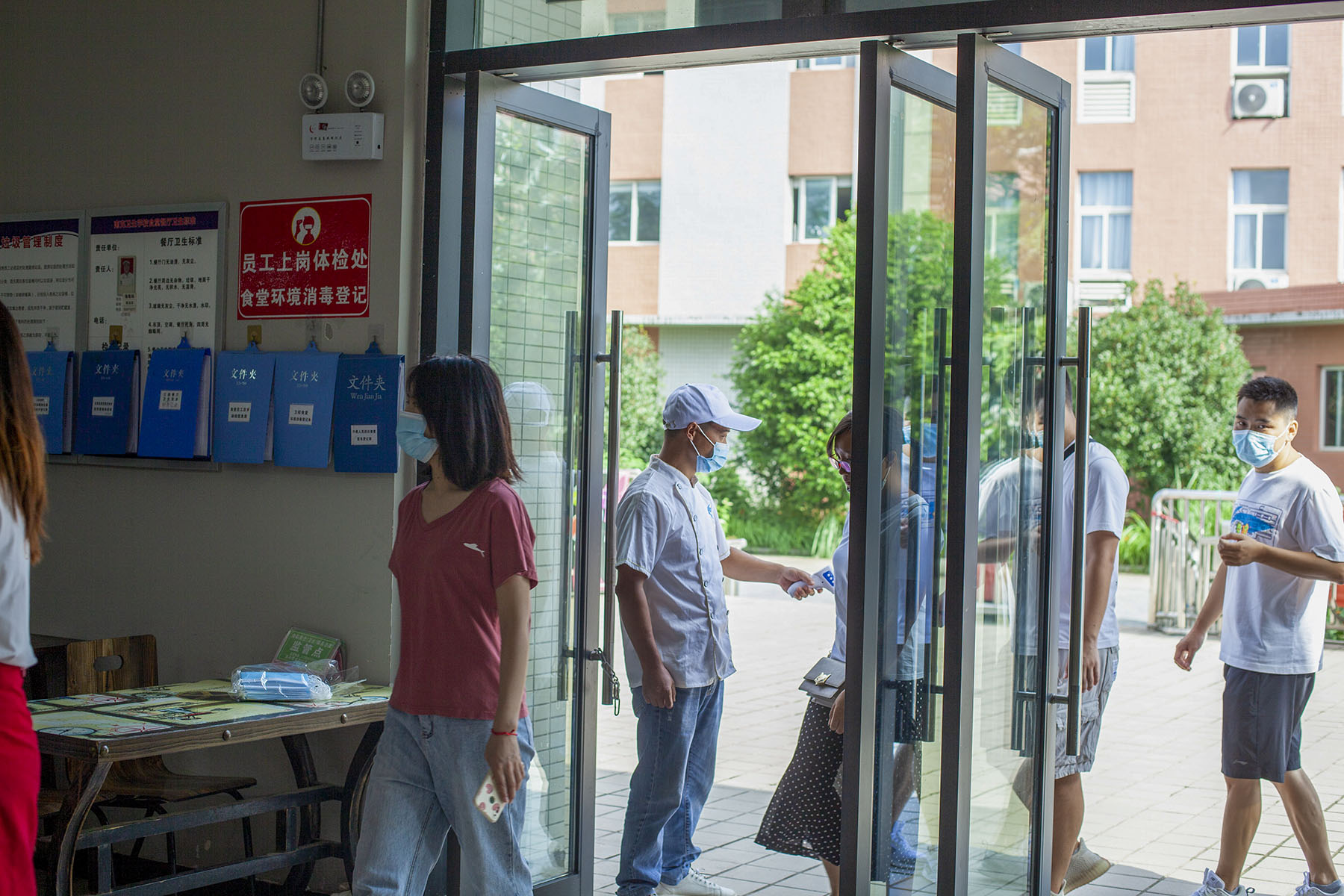 我校開展秋季學(xué)期開學(xué)前疫情防控演練