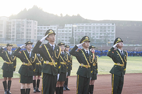 青春須早為 豈能長少年