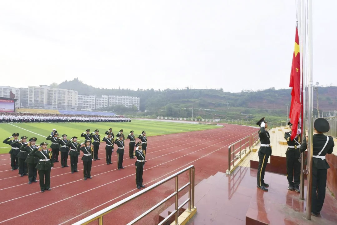 四川省南充衛(wèi)生學(xué)校國旗護(hù)衛(wèi)隊